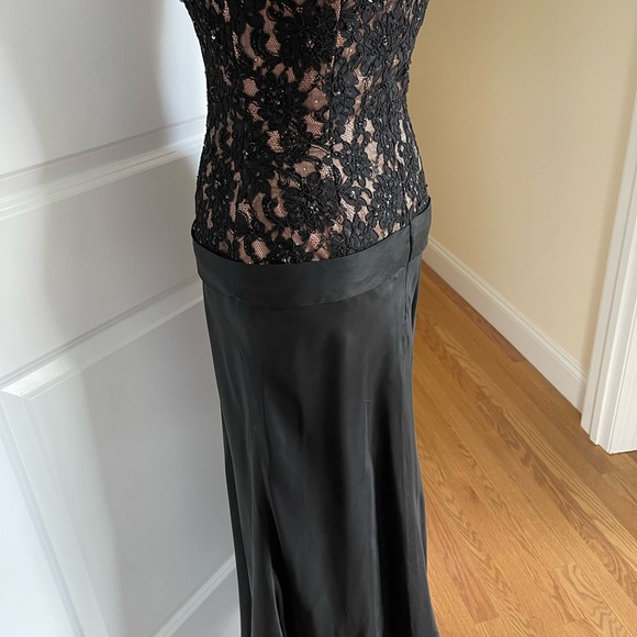 Gorgeous black lace gown with drop waist rhinestone and satin bottom, size 6 - Picture 5 of 7